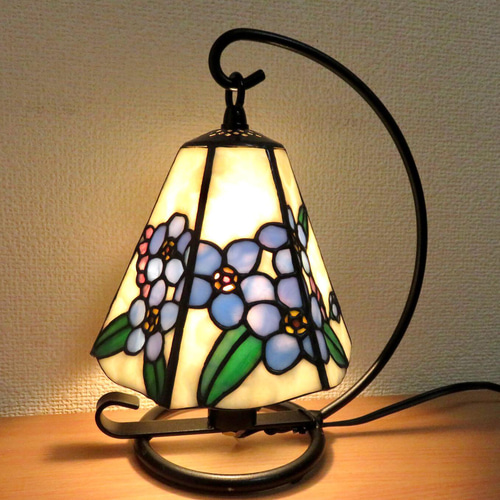 ⭐️送料無料⭐️ステンドグラス ＊勿忘草のテーブルランプ＊ スタンド