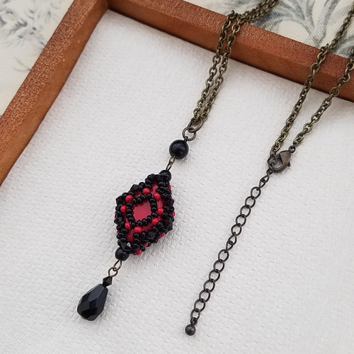 ハンドメイド 赤と黒のビーズアクセサリー Amazon.co.jp: ファイニエ ビーズ 6mm 赤 丸 穴無し 1000個