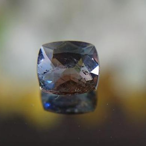1728 1.6ct アキシナイト ブルー 