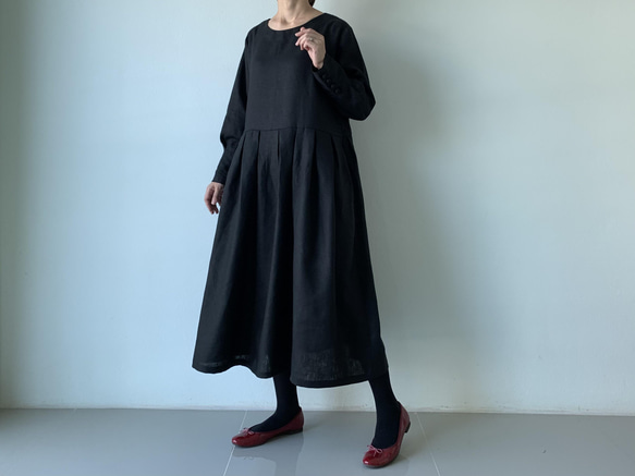 大人の可愛さを品よく格上げ。クラシカルな英国風ワンピース。リネン