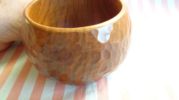 山桜（真桜）丸鑿彫り仕上げ一木彫りのコーヒーカップ 8枚目の画像