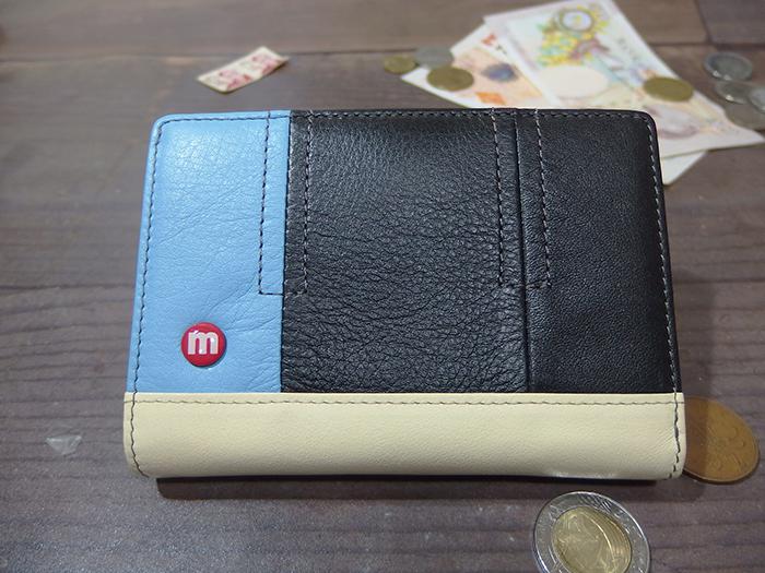 カラフル☆レザー☆２折り☆財布☆ブラック☆水色☆ビタミンカラー☆収納力☆北欧カラー