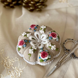 バラの器のピンクッション その他インテリア雑貨 Ellen Danica 通販