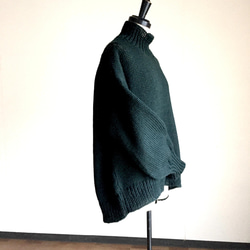 深〜い緑のコクーン型　ハイネックセーター　ウール100％ 3枚目の画像