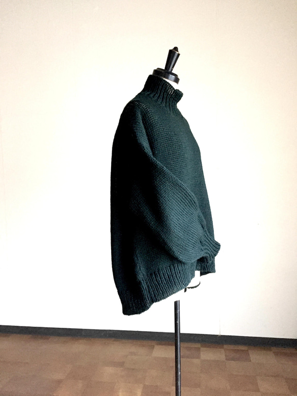 深〜い緑のコクーン型　ハイネックセーター　ウール100％ 3枚目の画像