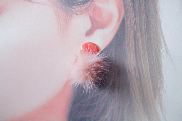 ペイント耳飾り【ピンクのわたげ】　レジン　プラバン　アクリル　大人かわいい　ピンク 4枚目の画像
