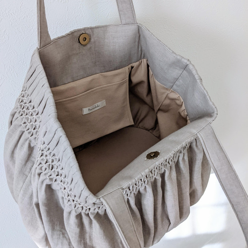 A4ファイル対応】スモッキング刺繍の大きなトートバッグ ｰ