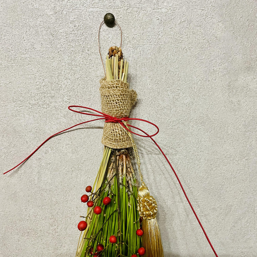和モダン正月飾り~大王松と南天、稲穂シンプル しめ縄・しめ飾り Akari