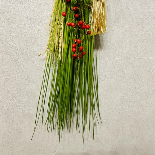 和モダン正月飾り~大王松と南天、稲穂シンプル しめ縄・しめ飾り Akari