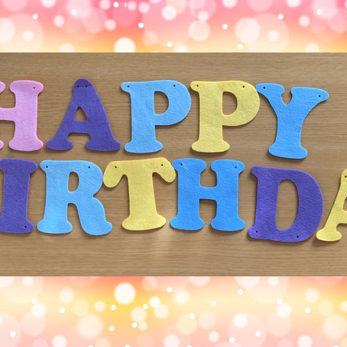 壁面飾り カップケーキの誕生日 ガーランド付♡受注後14日 その他素材