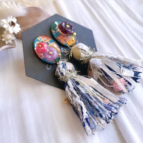 glass oval retro flower blue tassel Earrings 6枚目の画像