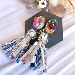 glass oval retro flower blue tassel Earrings 4枚目の画像