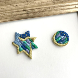 [Creema限定] aurora  blue star 夜空に広がるオーロラ2way刺繍ピアスorイヤリング 7枚目の画像