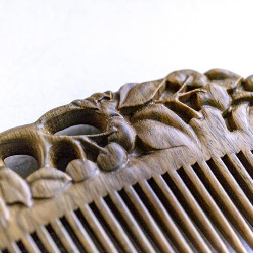 天然木の櫛 緑檀 彫りくし 木ノ実 その他アクセサリー JOS(注文製作