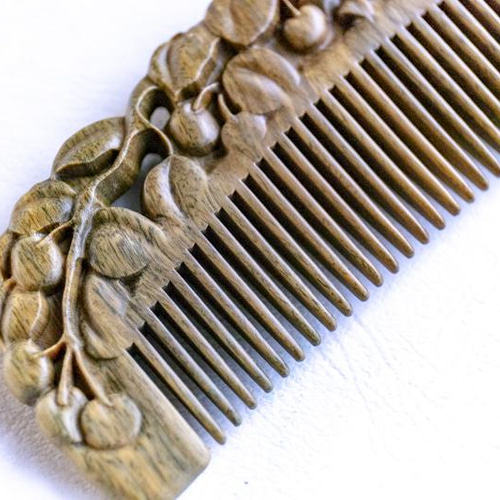 072533  高品質　檀木櫛　福寿模様彫り　56＊157ミリ 天然木の櫛 緑檀 彫りくし 木ノ実 その他アクセサリー JOS(注文製作