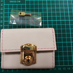 二つ折り財布／アイボリー 3枚目の画像