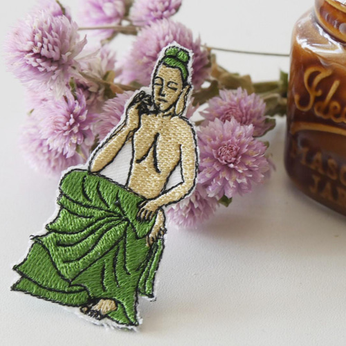仏像（弥勒菩薩）の刺繍シールワッペンです。御朱印帳・ お洋服や靴