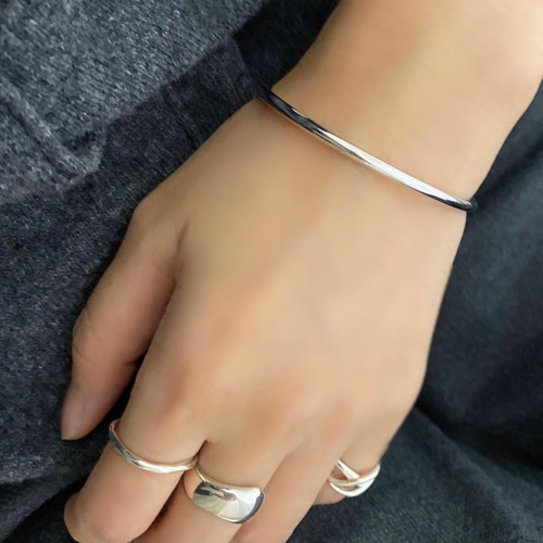 重ね付け♥️スリム 3mm バングル シルバー925B3210 バングル 重ね付け♥️スリム 3mm バングル シルバー925B3210 バングル