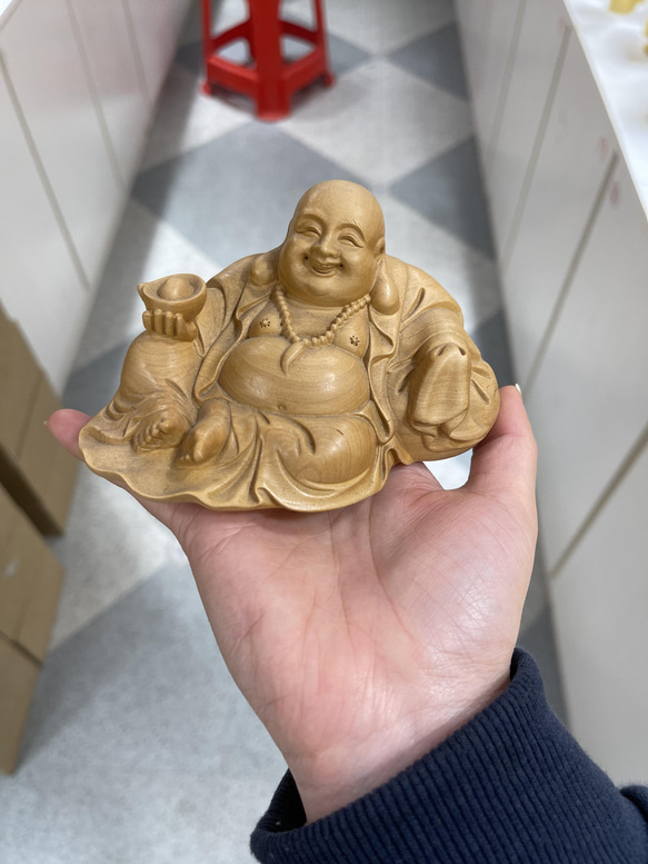 布袋様  置物  七福神  木彫仏像  天然の木  仏教工芸品  精密細工 3枚目の画像