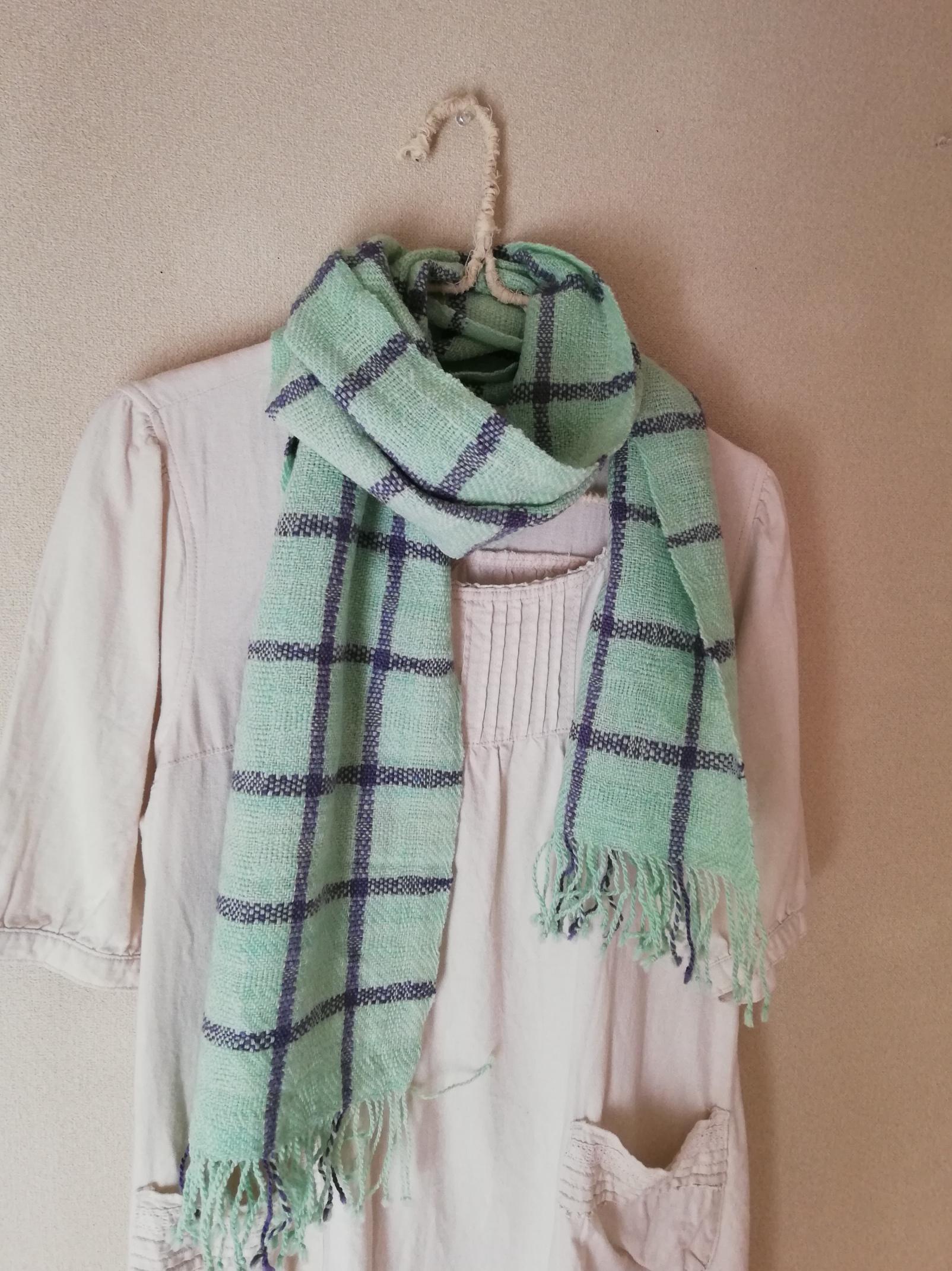 格子柄のマフラー手紡ぎ手織り