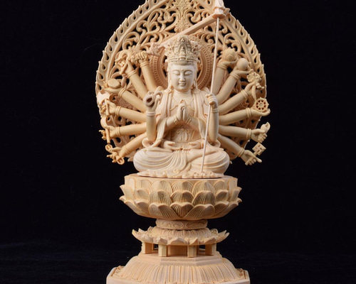 極上　置物　仏像　和彫　天然素材　アンティーク　　骨董　飾り物　古美術品 極上 置物 チベット 仏像 天然素材 アンティーク 和彫 置物 骨董