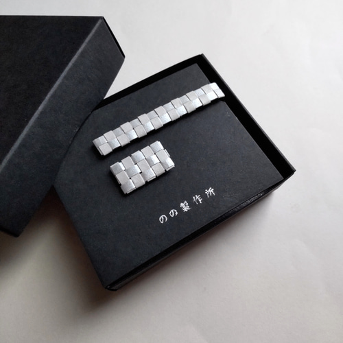 紙製シンプルネクタイピン&ラペルピンセット メンズバレンタイン 紙製シンプルネクタイピン&ラペルピンセット メンズバレンタイン