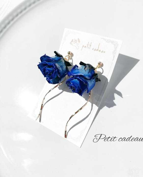 りしゅ様　　青薔薇イヤリング(ピアス変更可) りしゅ様 青薔薇イヤリング(ピアス変更可) りしゅ様 青薔薇イヤリング