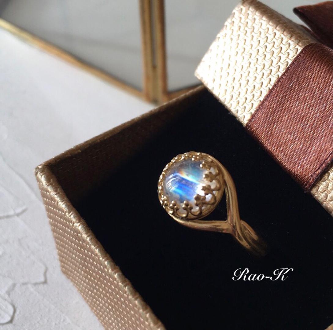 ✨ヨーロピアン・アンティーク調リング〜レインボームーンストーン