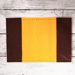 ほっこり手刺繍ブックカバー　手帳カバー　フェルト　黄色と茶色　 5枚目の画像
