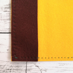 ほっこり手刺繍ブックカバー　手帳カバー　フェルト　黄色と茶色　 4枚目の画像