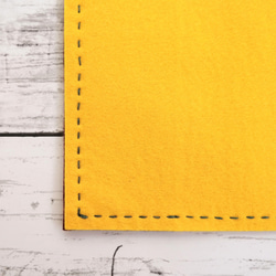 ほっこり手刺繍ブックカバー　手帳カバー　フェルト　黄色と茶色　 6枚目の画像