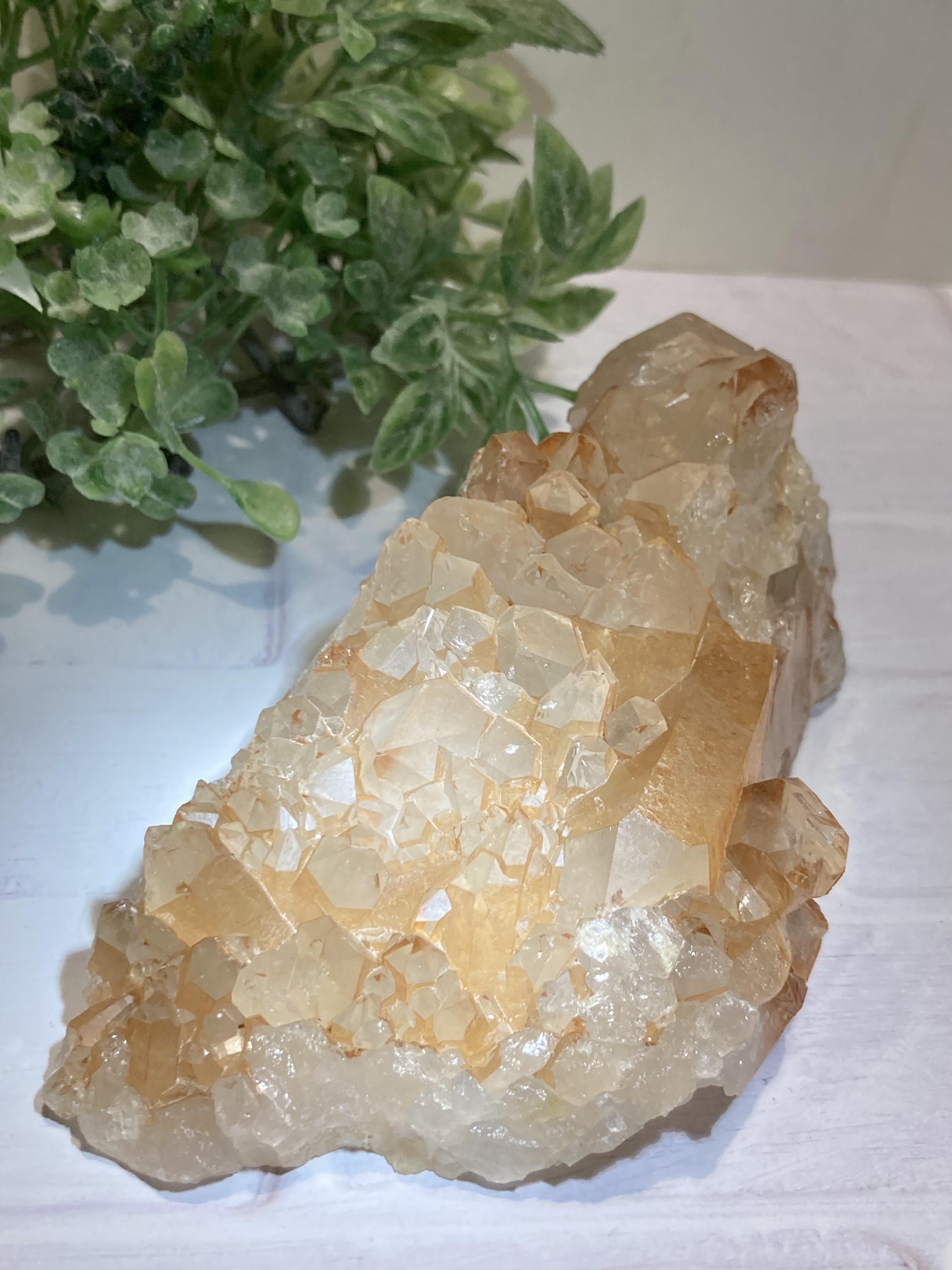 2つのイシス❁⃘*.゜タンジェリンクォーツ　クラスター  レインボー