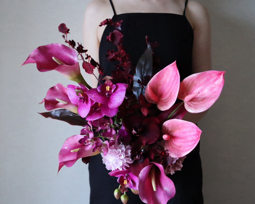 おしゃれ花嫁に人気のピンクブラックブーケ♡ ウェディングブーケ