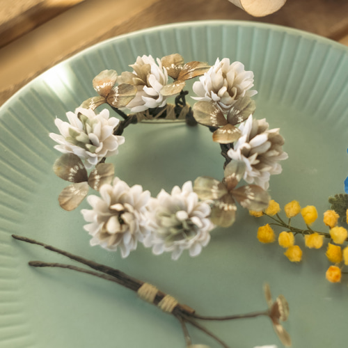 ヴァンドームブティック 花とクローバーのブローチ シロツメクサ パール 箱あり ヴァンドームブティック 花とクローバーのブローチ シロツメクサ