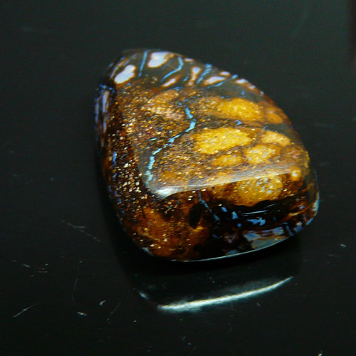 クインズランド産　クリスタルオパール スーダン産クリスタルオパール 宝石 ルース 10．68CT