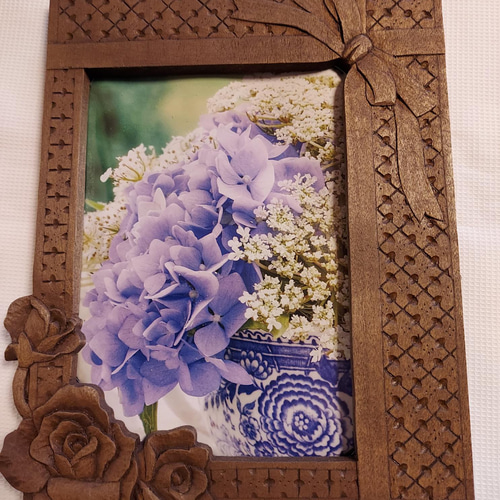 繊細な薔薇(バラ) ❤白(ホワイト) 石膏彫刻 フォトフレーム 写真立て