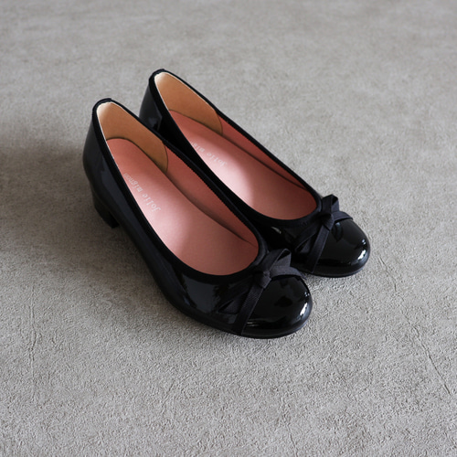 黒いバレエシューズ リボン付き ルブタン ブラックバレエシューズ