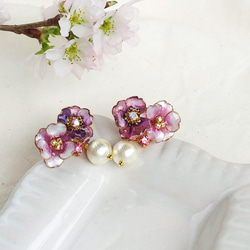 pierce <紫> 寄り添うお花とコットンパール ピアス( サージカルステンレス )  山茶花 桜 アネモネ 9枚目の画像