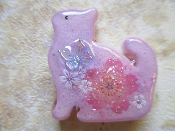 ◇642完売 ピンクラベンダー　子猫と桜のブローチ ※ヘアゴムに変更可能・中サイズ・１点物 2枚目の画像