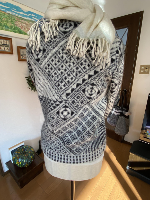 幾何学模様　編み込みセーター 4枚目の画像