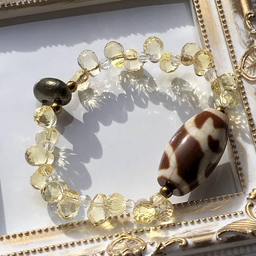 水蓮花天珠　デザインブレスレット 水蓮花天珠&トパーズ&パイライト勾玉☆天珠ブレスレット ブレスレット