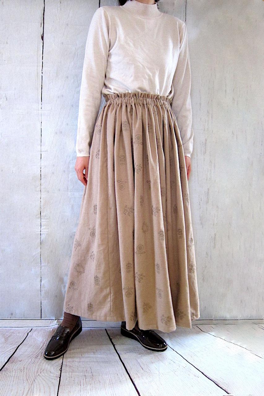 北欧風刺繍の起毛ビエラのロングスカート ベージュ