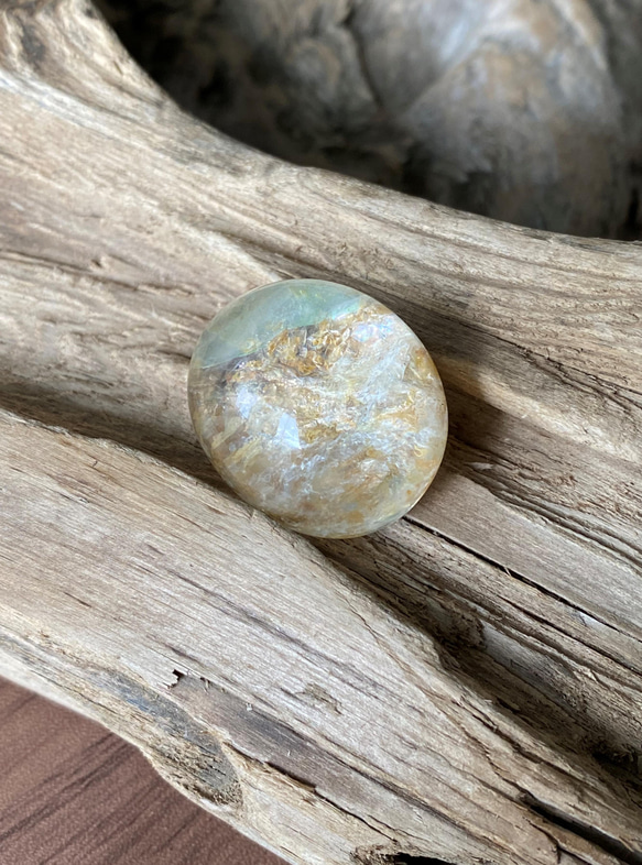 天然石 グリーン四季ガーデンクォーツ フリーフォーム置物285g