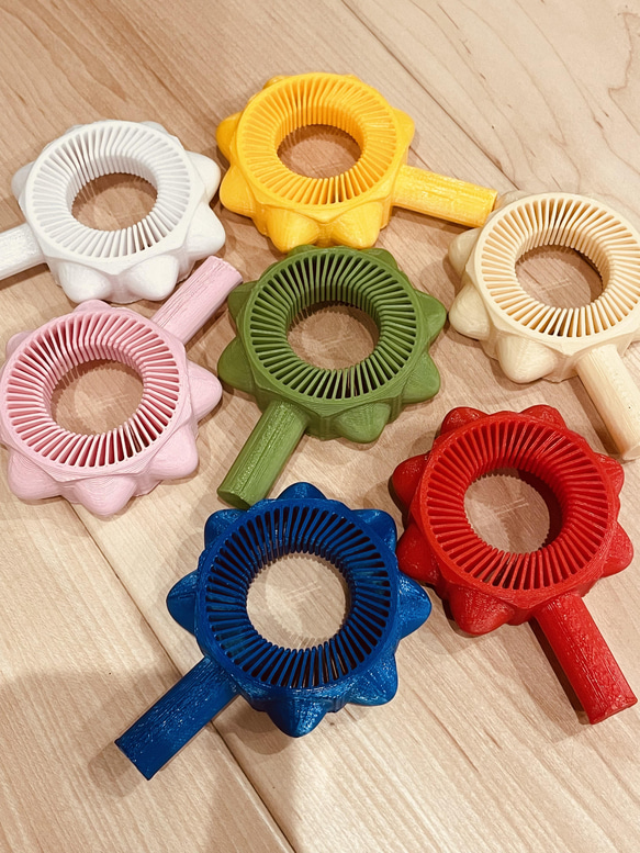 片手で開けられるペットボトルオープナー　 1枚目の画像