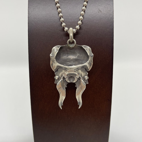 オウゴンオニクワガタ♂(ペンダントトップ)シルバーアクセサリー オウゴンオニクワガタ♂(ペンダントトップ)シルバーアクセサリー