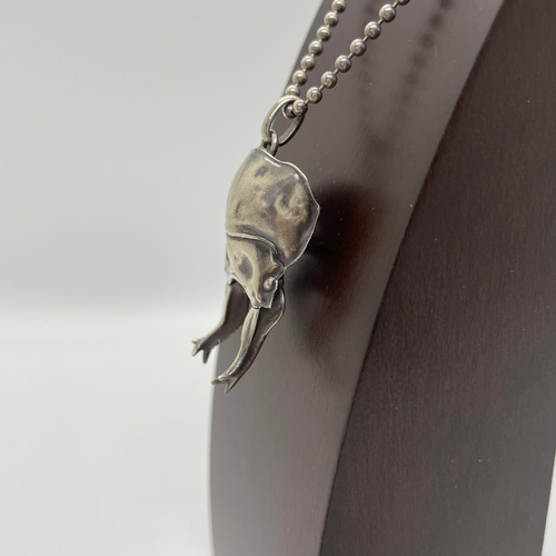 オウゴンオニクワガタ♂(ペンダントトップ)シルバーアクセサリー オウゴンオニクワガタ♂(ペンダントトップ)シルバーアクセサリー