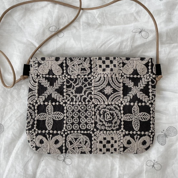 ミナペルホネン forest tile チャコール どらぽけポシェット