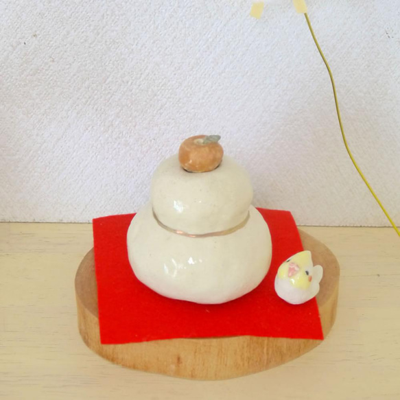 Kotori Kagami Mochi（單輪陶器）與手揉的Kagami Mochi、鸚鵡和橙子 第4張的照片