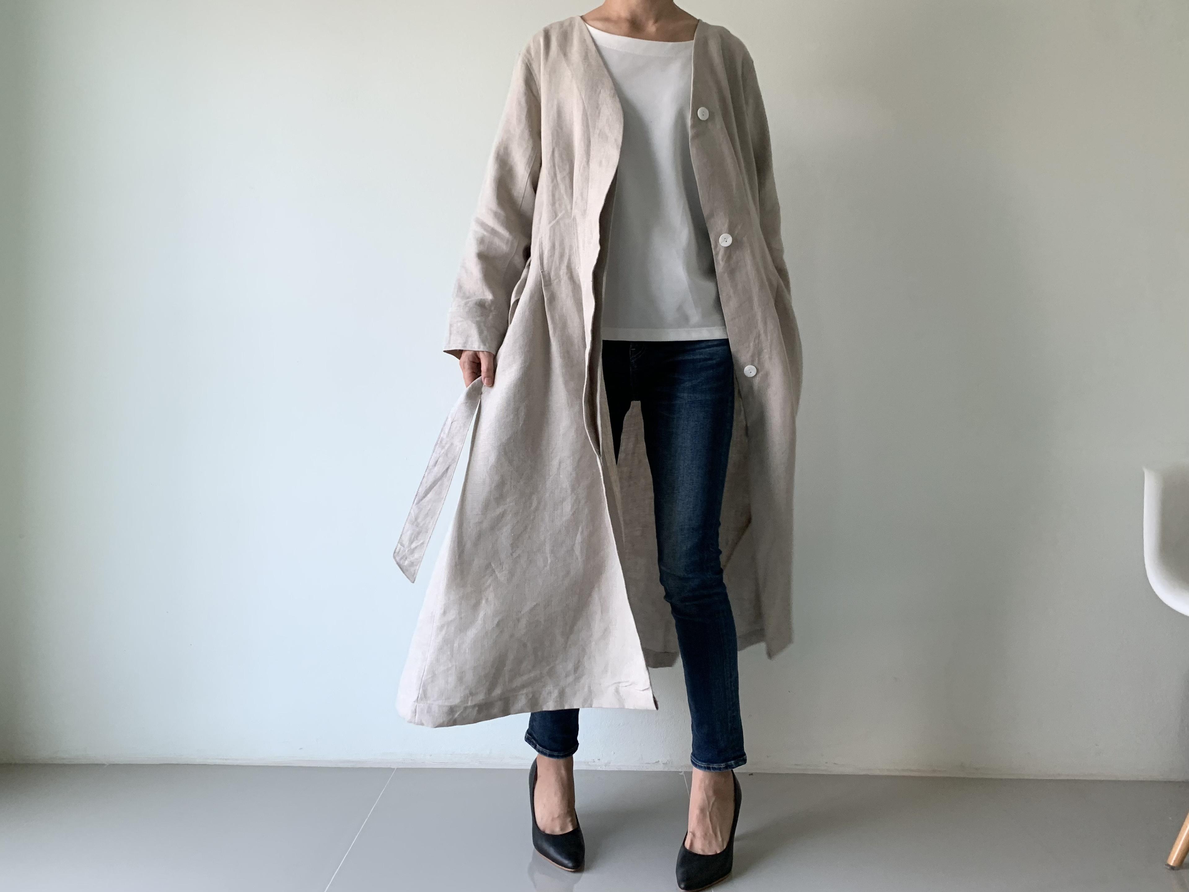 【洗練シルエット】ウエストタックで羽織るだけでメリハリコーデ。ガウン。コート。リネン100。〈生成り／Vネック〉