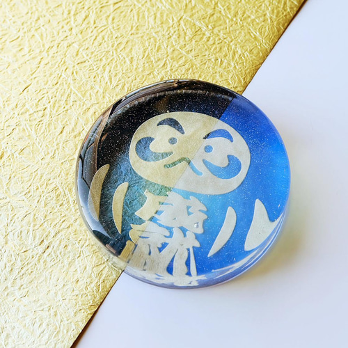 必勝！祈願！だるま ガラス製ペーパーウェイト 専用スタンド付き